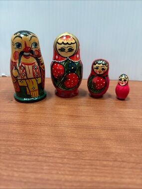 Hand-Painted Red Russian Nesting Dolls (Matryoshka) - Set of 4